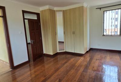 5 Bed Townhouse with En Suite at Brookside Drive - 4