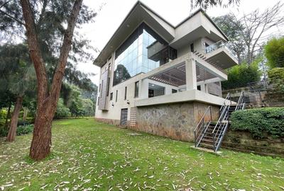 5 Bed Villa with En Suite in Spring Valley - 2