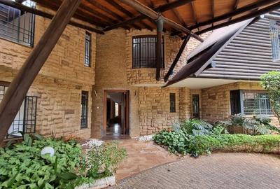 4 Bed House with En Suite at Lakeview Estate - 2