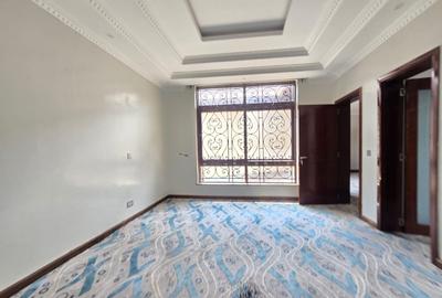 5 Bed Townhouse with En Suite in Lavington