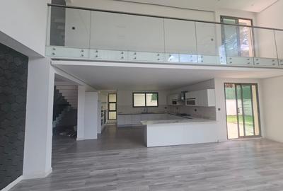 5 Bed Townhouse with En Suite in Lavington - 3