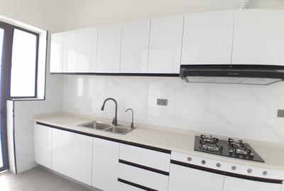 2 Bed Apartment with En Suite at Lavington Green - 4