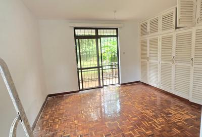 4 Bed House with En Suite at Loresho Road