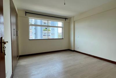 3 Bed Apartment with En Suite in Kileleshwa