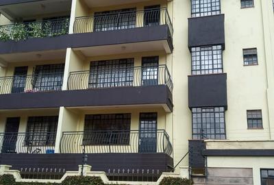 1 Bed Apartment with En Suite in Westlands Area