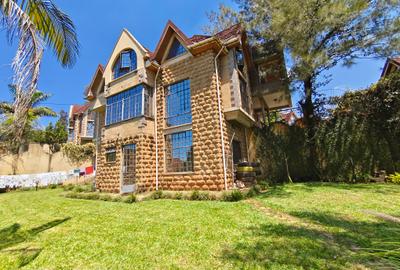 5 Bed Townhouse with En Suite at Lavington Green - 4