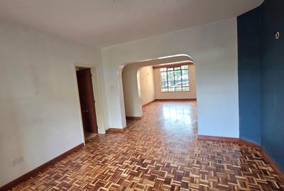 3 Bed Apartment with En Suite at Lavington - 3
