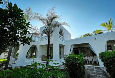 5 Bed Townhouse with En Suite in Diani