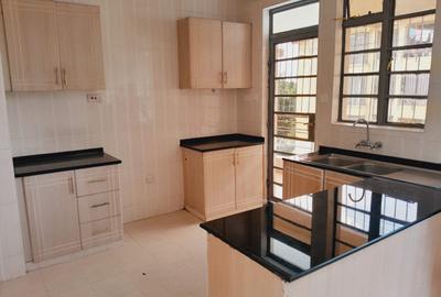 Serviced 3 Bed Apartment with En Suite in Kileleshwa