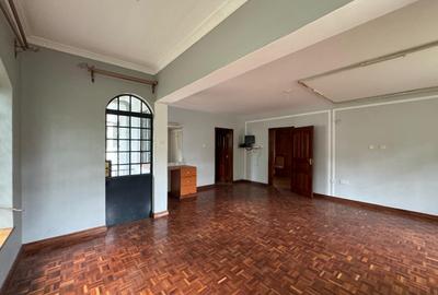 5 Bed Townhouse with En Suite in Lavington