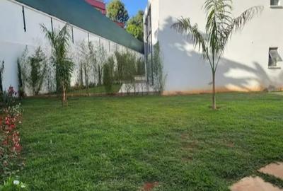 5 Bed Townhouse with En Suite in Lavington - 3