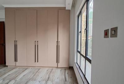 3 Bed Apartment with En Suite in Westlands Area - 4