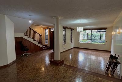 4 Bed Townhouse with En Suite at Valley Arcade - 2