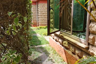 5 Bed Townhouse with En Suite at Lavington - 4