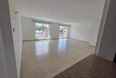 3 Bed Apartment with En Suite in Westlands Area - 2