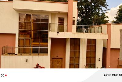 5 Bed Townhouse with En Suite in Lavington