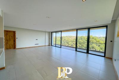 4 Bed Apartment with En Suite in Spring Valley - 2