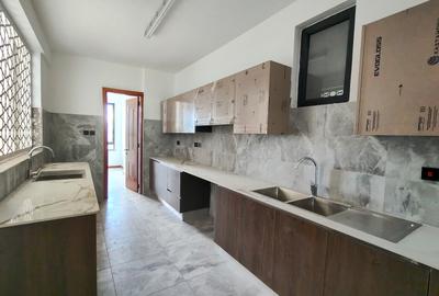 3 Bed Apartment with En Suite at Riverside - 2