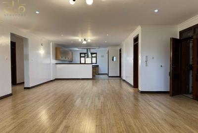 3 Bed Apartment with En Suite in Riverside