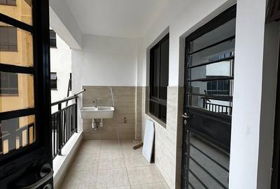 3 Bed Apartment with En Suite at Hatheru Road - 3