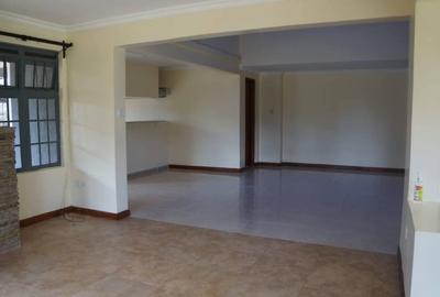 3 Bed House with En Suite in Nyari - 3