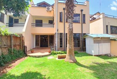 5 Bed Townhouse with En Suite at Lavington - 2