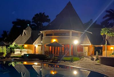 10 Bed Townhouse with En Suite at Mt Kenya - 3