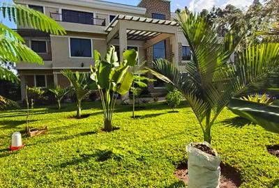 6 Bed House with En Suite at Kephis - 2