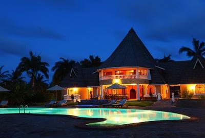 6 Bed House with Swimming Pool in Diani