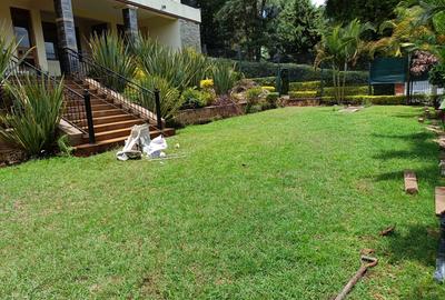 5 Bed House with En Suite at Runda