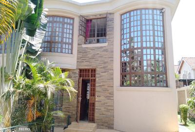 4 Bed House with En Suite in Runda