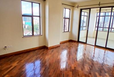 3 Bed Apartment with En Suite at Dennis Pritt Road - 4