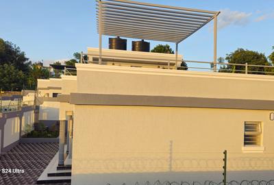 4 Bed House with En Suite at Riversidedrive - 3
