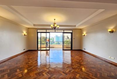 3 Bed Apartment with En Suite in Riverside