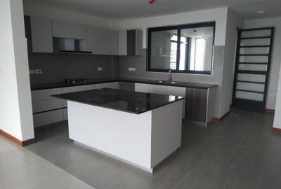 Serviced 4 Bed Apartment with En Suite in Parklands
