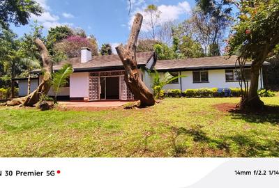 4 Bed House with En Suite at Loresho Crescent - 2