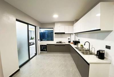 3 Bed Apartment with En Suite in Kileleshwa
