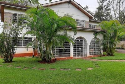 5 Bed Townhouse with En Suite at Lenana