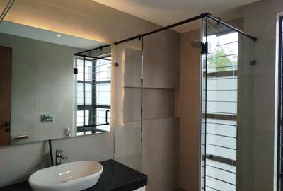 4 Bed House with En Suite in Loresho - 4