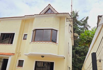 4 Bed Townhouse with En Suite at James Gichuru