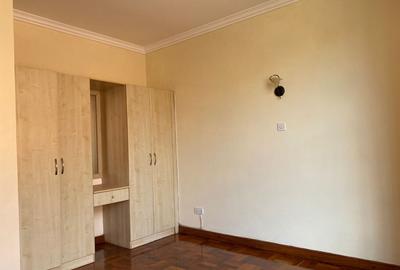 5 Bed Townhouse with En Suite in Lavington