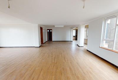 3 Bed Apartment with En Suite at Parklands