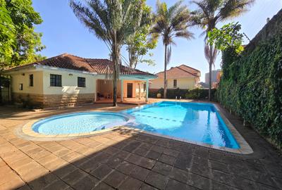 4 Bed Townhouse with En Suite in Spring Valley - 4