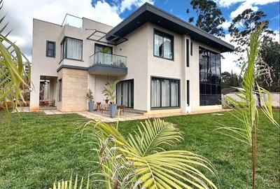 4 Bed House with En Suite in Westlands Area