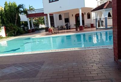 5 Bed Villa with En Suite at Nyali