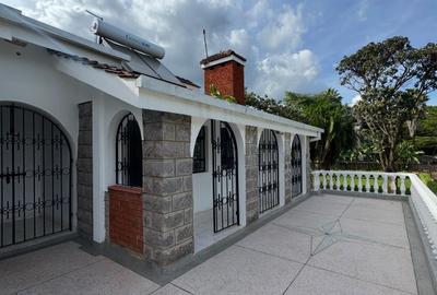 5 Bed House with En Suite in Runda - 4