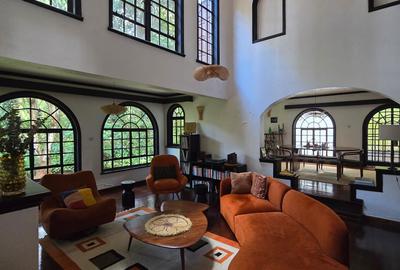 4 Bed Townhouse with En Suite in Riverside - 2