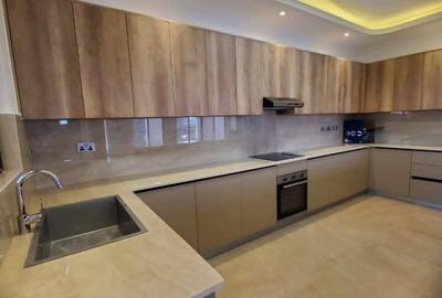 1 Bed Apartment with En Suite at Brookside Grove - 3