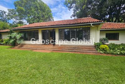 4 Bed House with En Suite in Rosslyn - 2