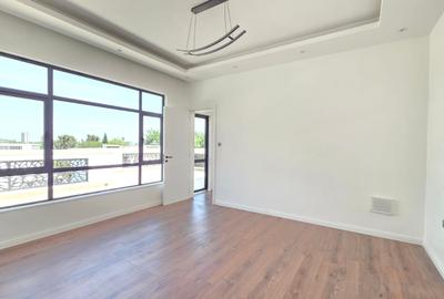 5 Bed Villa with En Suite at Lavington - 3